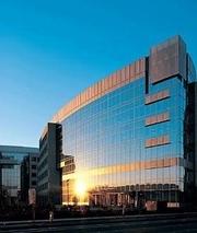 Тонировка зданий офисов и фасадов