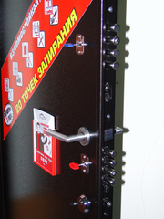 Монтаж и продажа взломостойких дверей.