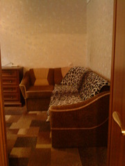 сдаю посуточно и почасово 2 комн.кв. на нивках,  Экспоплаза.