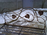 Кровать с элементами художественной ковки