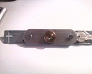 Замок на ролету,  замок для ролеты,  замок ригельный,  замок ригельный,  замок крестообразный ключ,  замок плоский ключ.