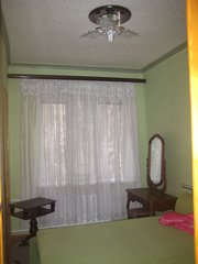 Сдаю 3-квартиру м. Университет