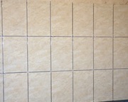 Укладка плитки на стенах,  на полу.