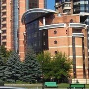На Печерске в Киеве,  офисное отдельно стоящее здание.