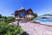 Будинок площею 490 м2,  5 кімнат.