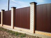  Строительство заборов из профнастила и киричными столбиками