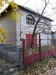 Продам дом 400 м3. Кирпичный находится в живописном тихом месте