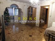 Продам четырехкомнатную квартиру Ак. Королева / Левитана