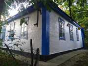 Продається будинок із земельною ділянкою