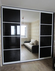 Изготовим шкаф-купе с применением зеркальных фасадов в Луганске