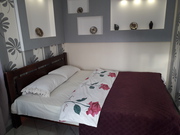 Современная дизайн,  яркие цвета,  функциональность и уют