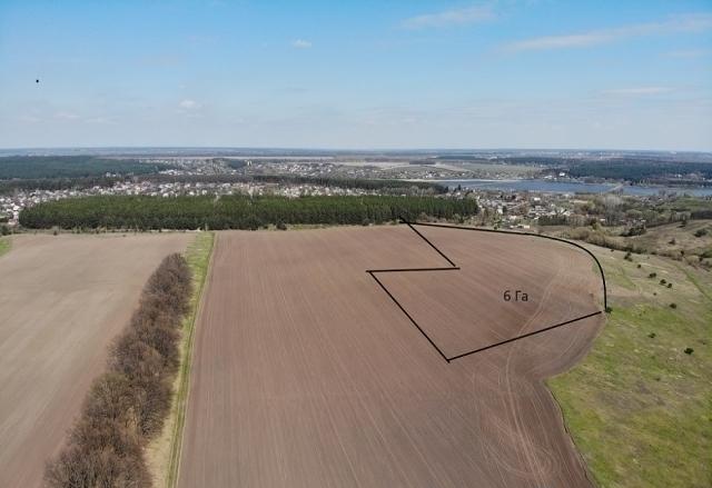 Знамените село Хлепча,  як на долоні. Ліс,  Річка. 6.18 га